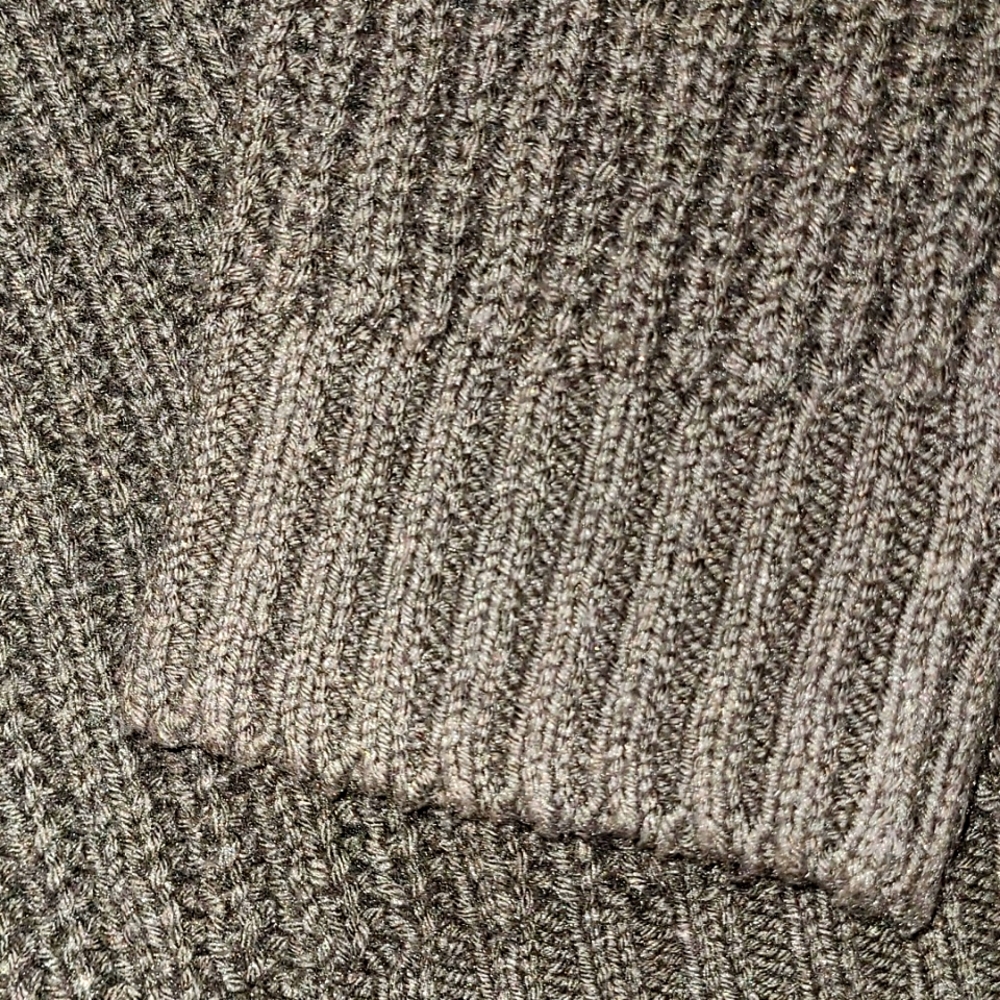 Old Navy Men's Sweater - Picture 3 of 5